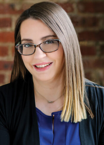 headshot of Christina